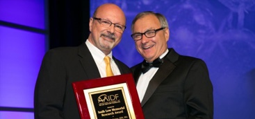 UB Dental’s Sebastiano Andreana receives 2016 Isaih Lew Award 